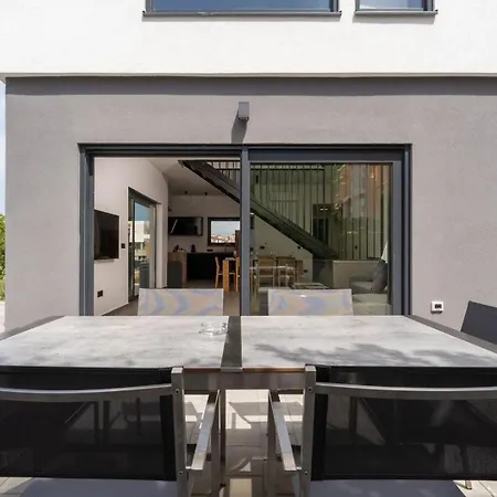 House M3 Premium * Funtana