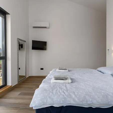 House M3 Premium * Funtana
